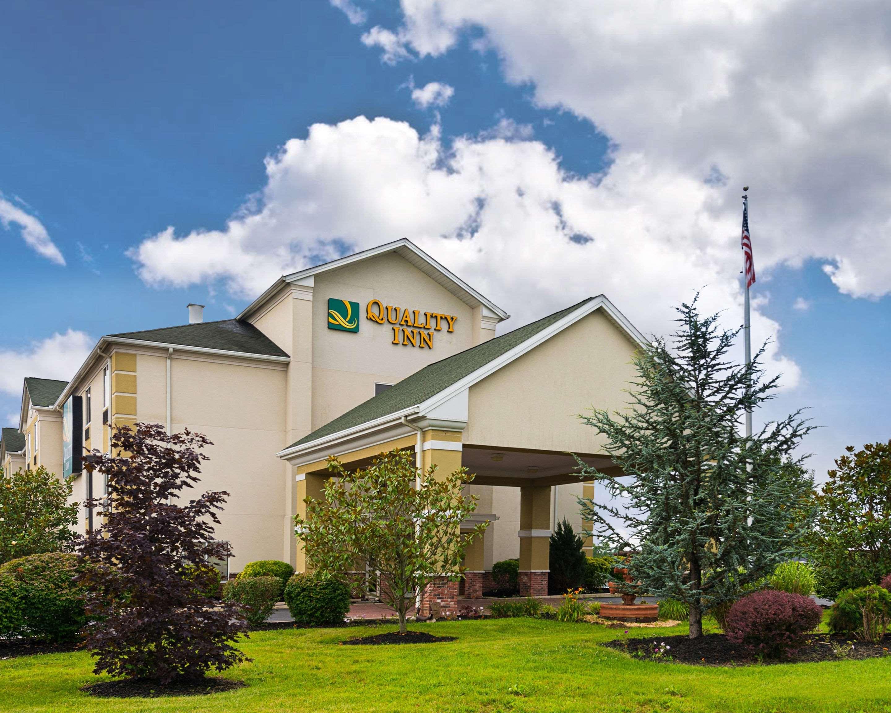 Quality Inn Spring Mills - Martinsburg North Exterior photo