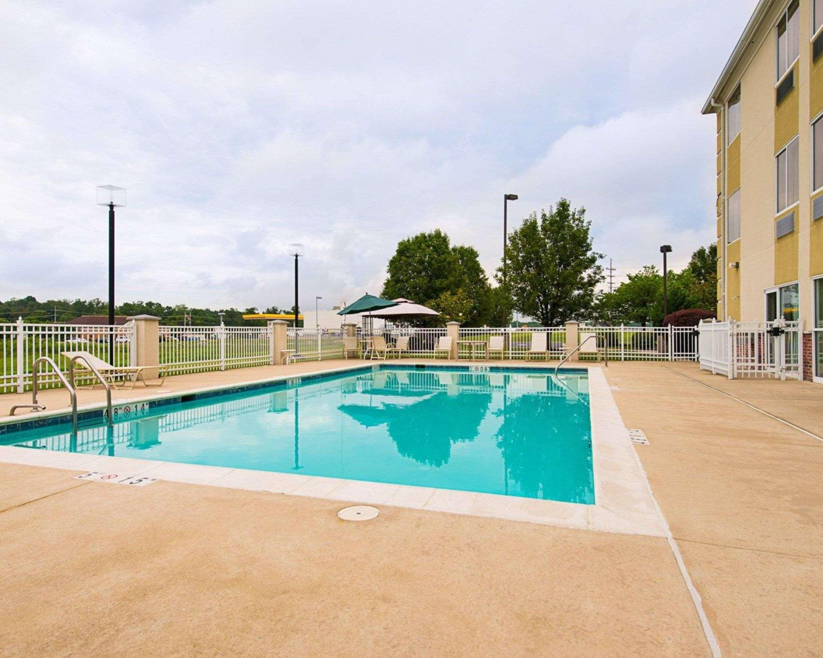 Quality Inn Spring Mills - Martinsburg North Exterior photo