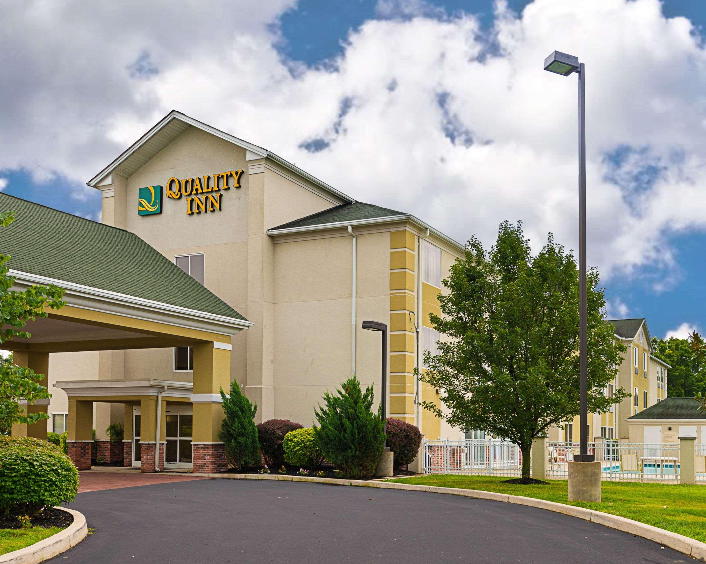 Quality Inn Spring Mills - Martinsburg North Exterior photo