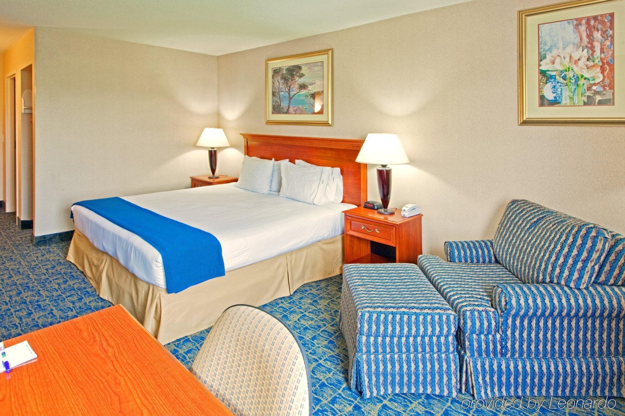 Quality Inn Spring Mills - Martinsburg North Room photo
