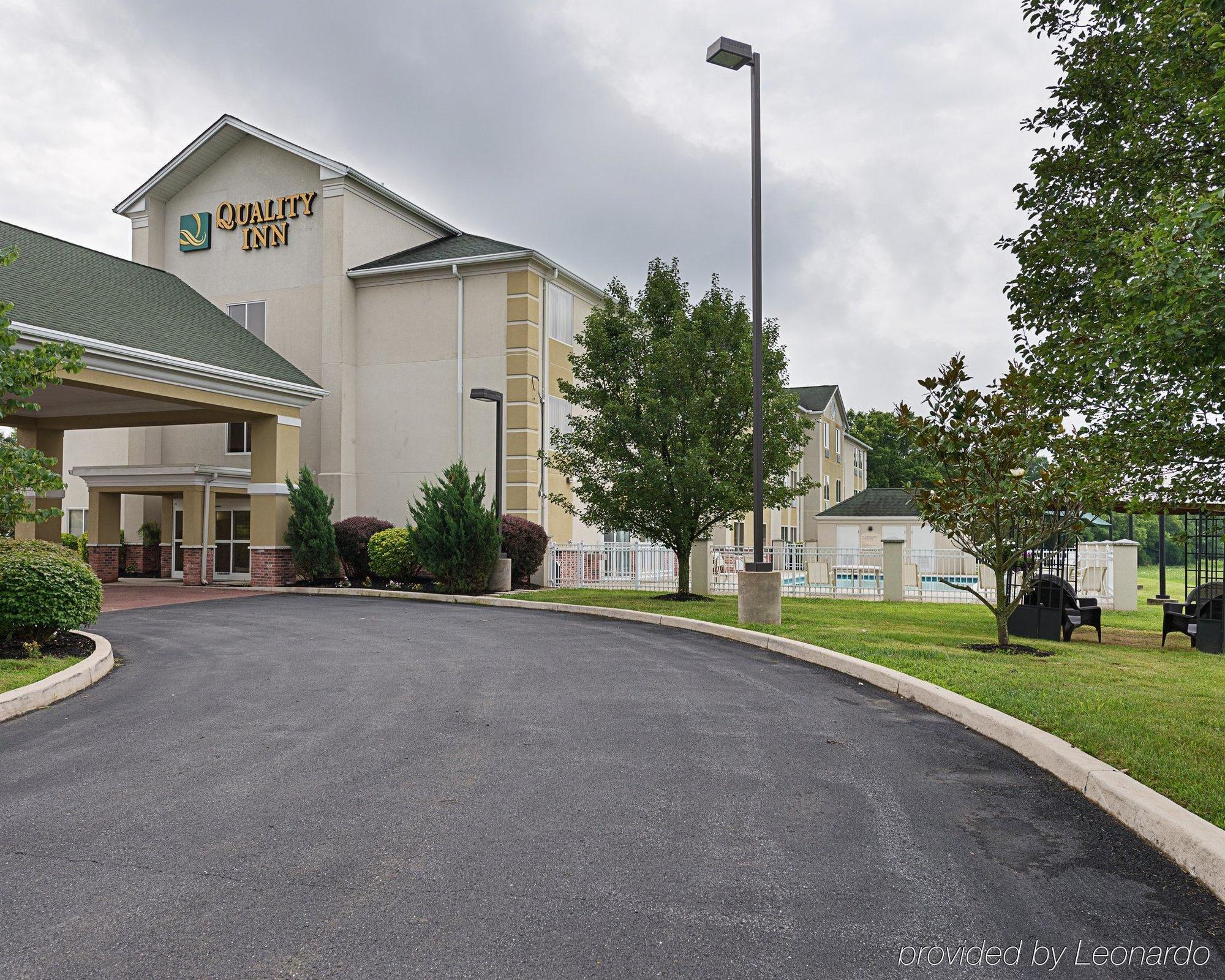 Quality Inn Spring Mills - Martinsburg North Exterior photo