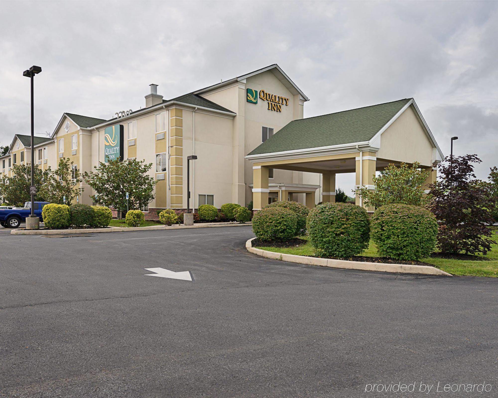 Quality Inn Spring Mills - Martinsburg North Exterior photo