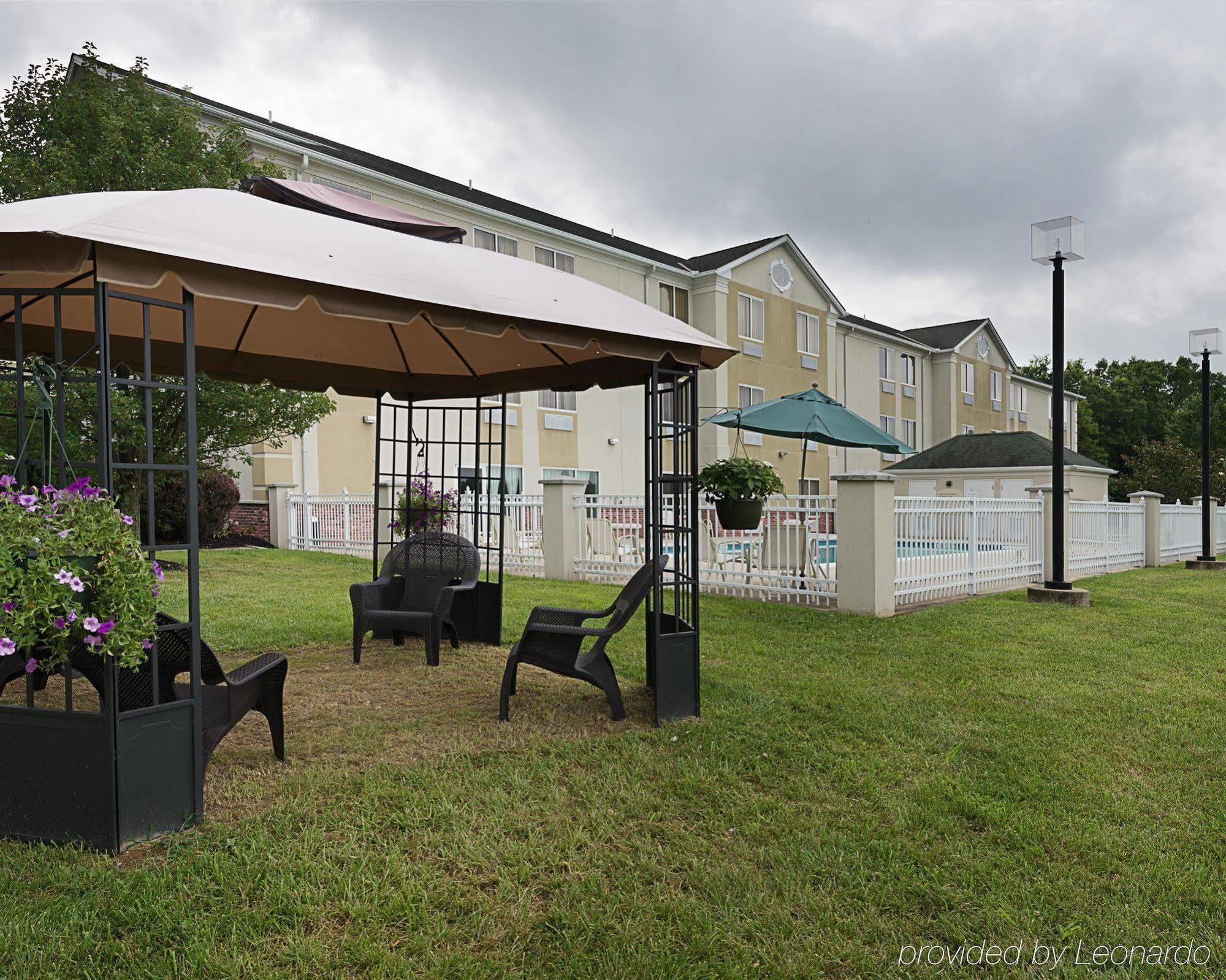 Quality Inn Spring Mills - Martinsburg North Exterior photo